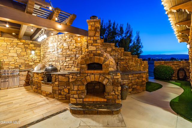 3211 Paddock Way, Quartz Hill, CA 93536