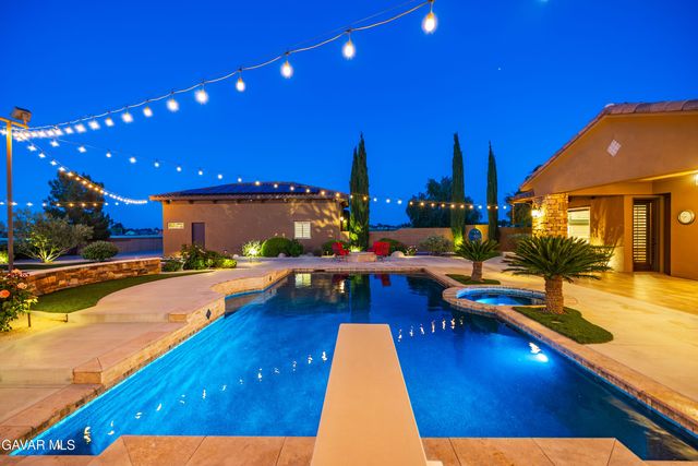 3211 Paddock Way, Quartz Hill, CA 93536