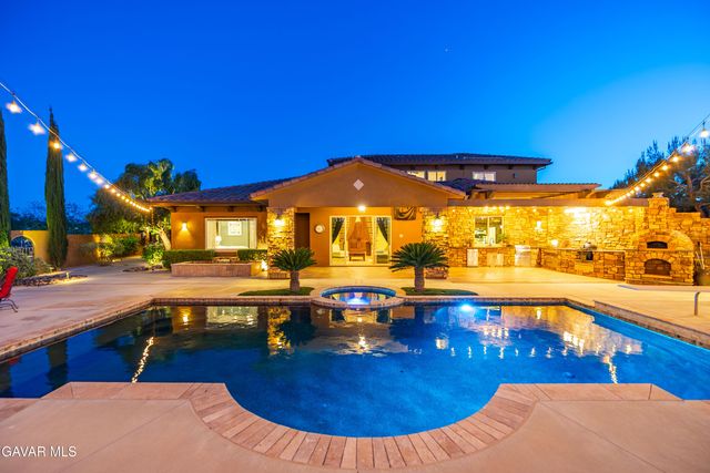 3211 Paddock Way, Quartz Hill, CA 93536