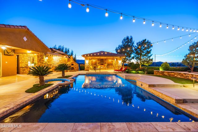 3211 Paddock Way, Quartz Hill, CA 93536