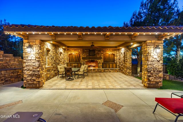 3211 Paddock Way, Quartz Hill, CA 93536