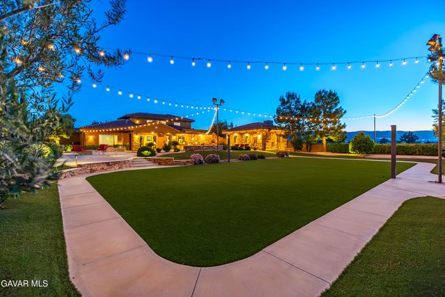 3211 Paddock Way, Quartz Hill, CA 93536