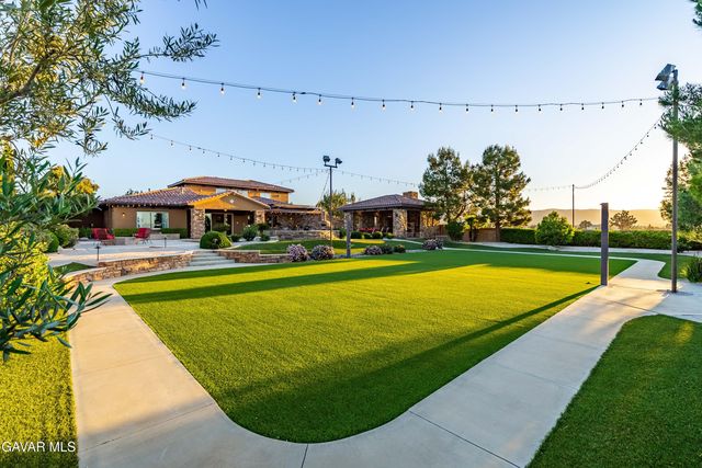 3211 Paddock Way, Quartz Hill, CA 93536