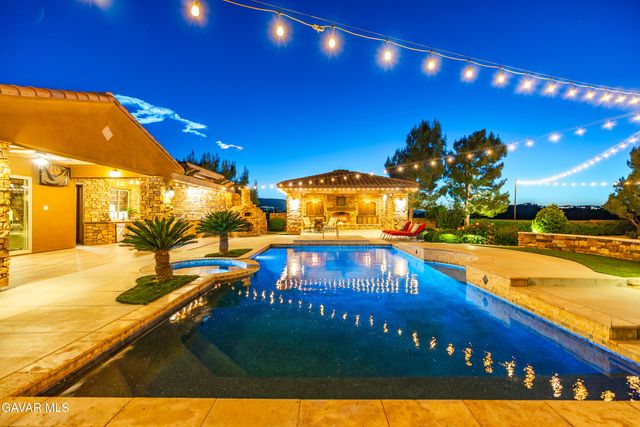 3211 Paddock Way, Quartz Hill, CA 93536