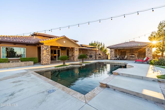 3211 Paddock Way, Quartz Hill, CA 93536