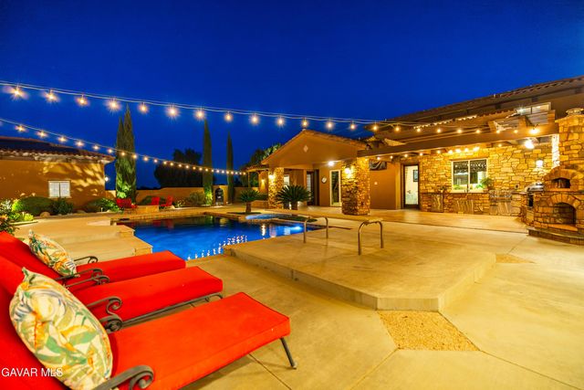 3211 Paddock Way, Quartz Hill, CA 93536