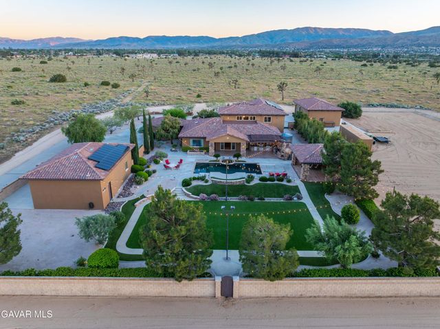 3211 Paddock Way, Quartz Hill, CA 93536