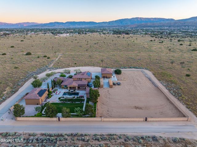 3211 Paddock Way, Quartz Hill, CA 93536