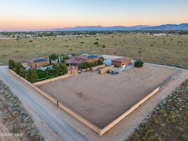 3211 Paddock Way, Quartz Hill, CA 93536