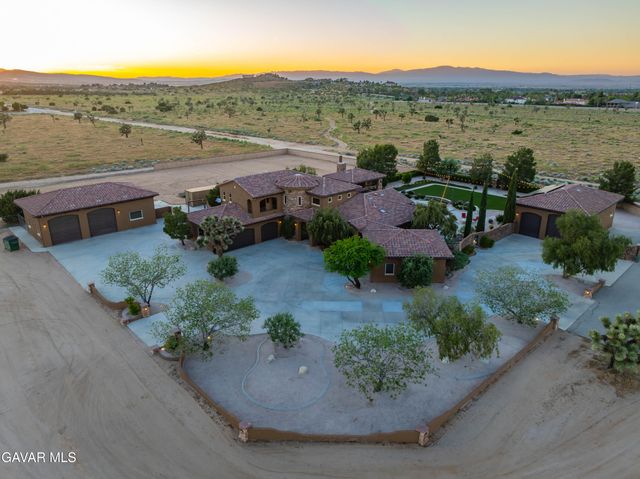 3211 Paddock Way, Quartz Hill, CA 93536