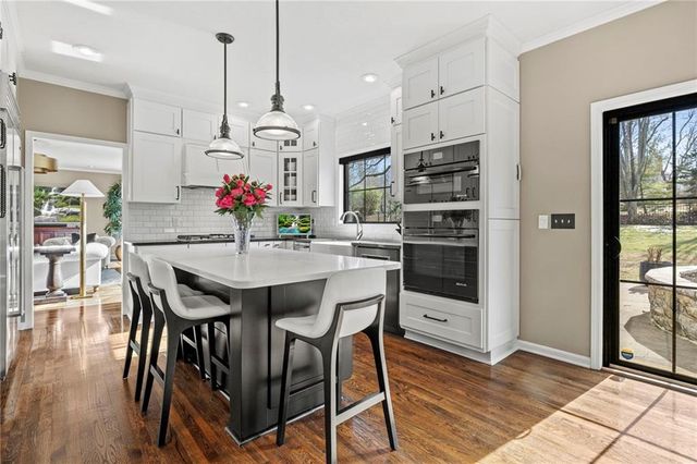 4309 W 126th Terrace, Leawood, KS 66209