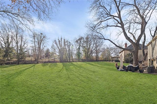 4309 W 126th Terrace, Leawood, KS 66209