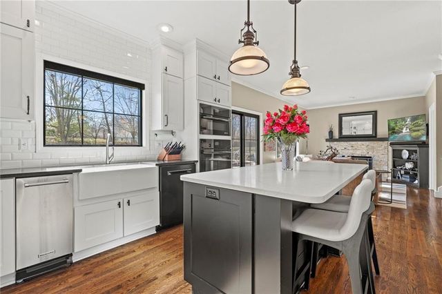 4309 W 126th Terrace, Leawood, KS 66209