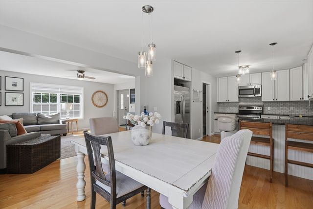 25 Acorn Street 25, Middleton, MA 01949