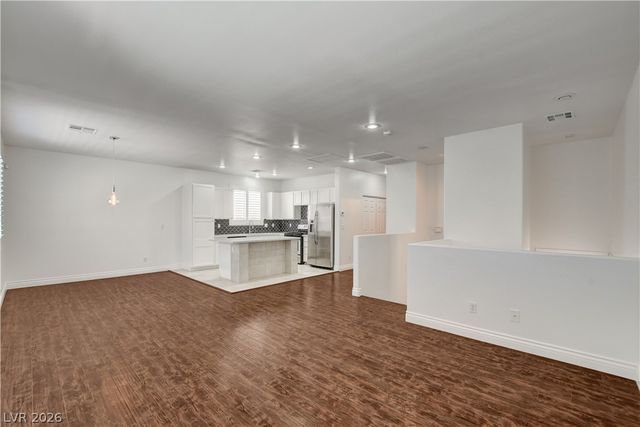 6981 Copper Bracelet Avenue, Las Vegas, NV 89122