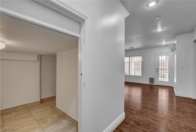 6981 Copper Bracelet Avenue, Las Vegas, NV 89122