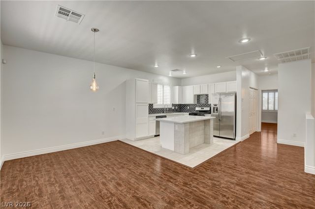 6981 Copper Bracelet Avenue, Las Vegas, NV 89122