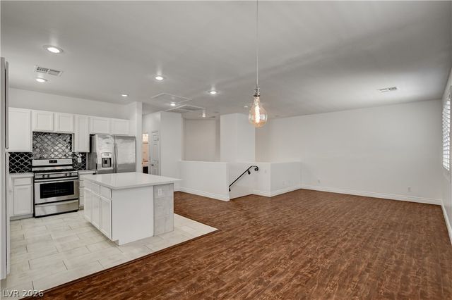 6981 Copper Bracelet Avenue, Las Vegas, NV 89122