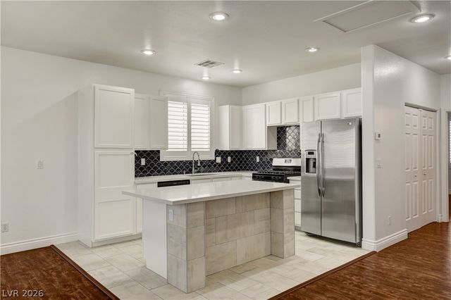 6981 Copper Bracelet Avenue, Las Vegas, NV 89122