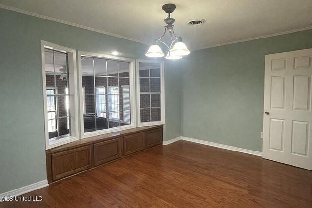 2049 Oakhurst Drive, Grenada, MS 38901