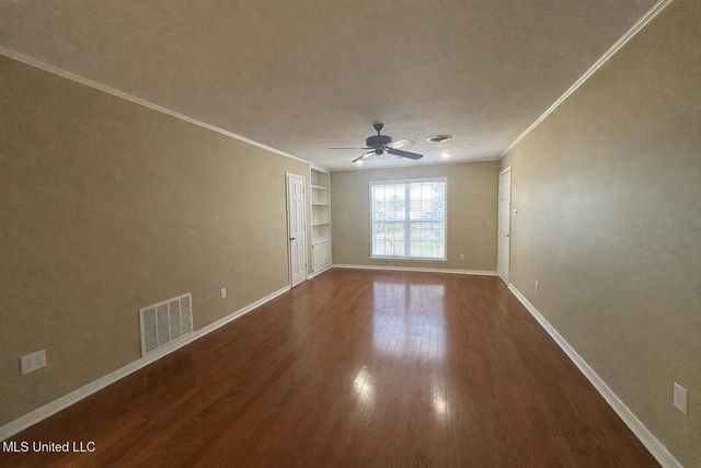 2049 Oakhurst Drive, Grenada, MS 38901