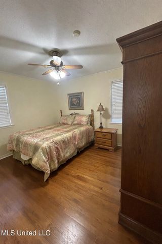 2049 Oakhurst Drive, Grenada, MS 38901