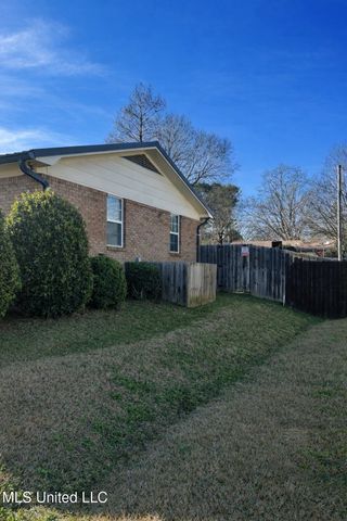 2049 Oakhurst Drive, Grenada, MS 38901