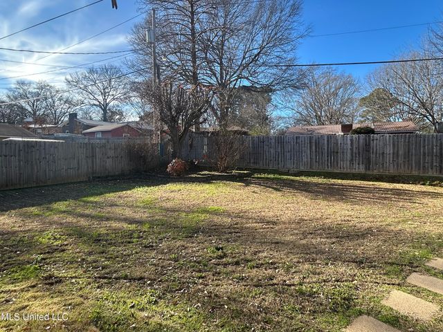 2049 Oakhurst Drive, Grenada, MS 38901