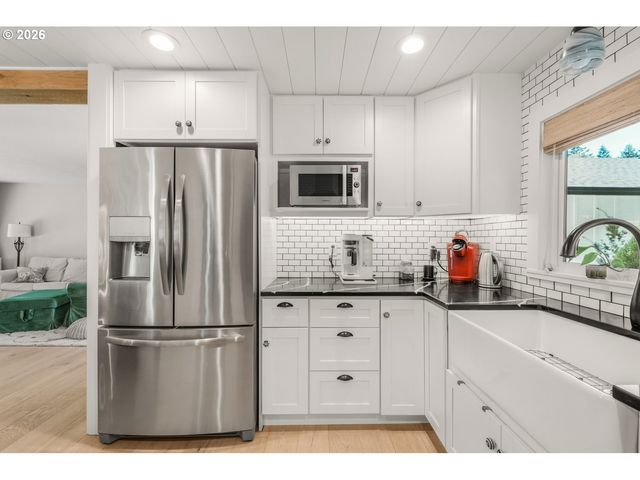 9770 Sw SERENA Way, Portland, OR 97224