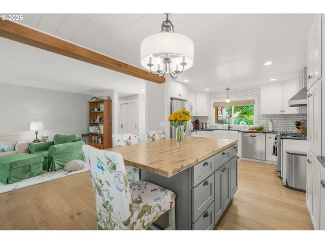 9770 Sw SERENA Way, Portland, OR 97224