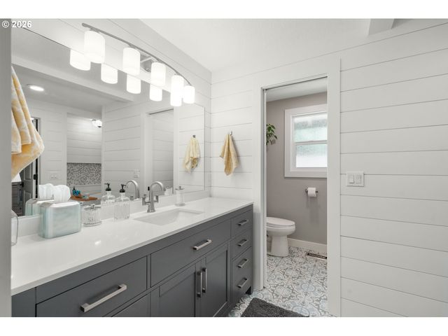 9770 Sw SERENA Way, Portland, OR 97224