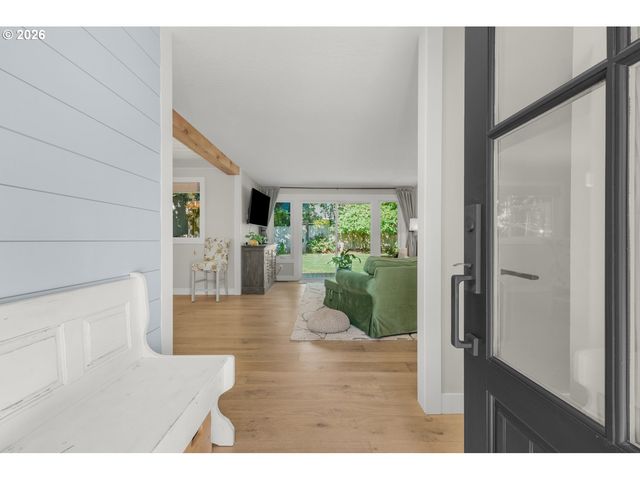 9770 Sw SERENA Way, Portland, OR 97224