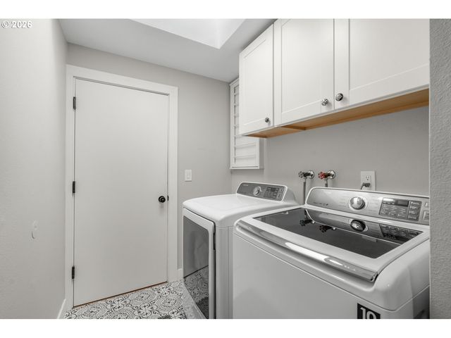 9770 Sw SERENA Way, Portland, OR 97224