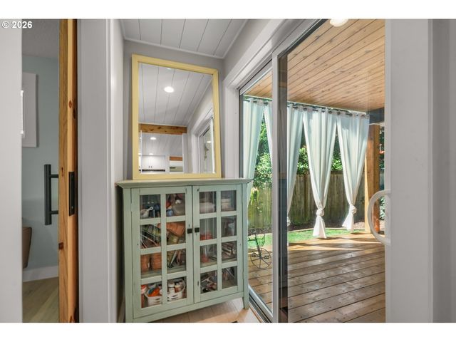 9770 Sw SERENA Way, Portland, OR 97224