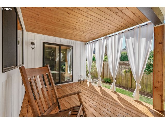 9770 Sw SERENA Way, Portland, OR 97224