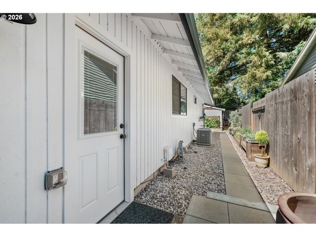 9770 Sw SERENA Way, Portland, OR 97224