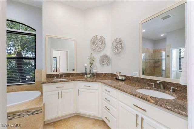 7074 Sugar Magnolia CIR, Naples, FL 34109