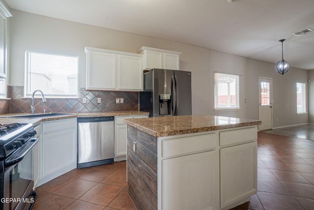 14378 North Cave Avenue, El Paso, TX 79938