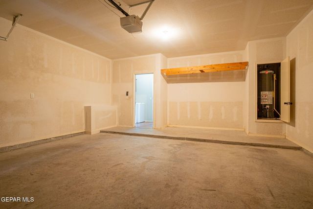 14378 North Cave Avenue, El Paso, TX 79938