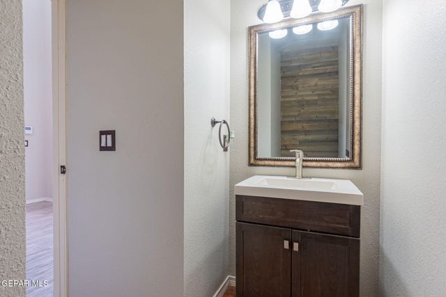 14378 North Cave Avenue, El Paso, TX 79938