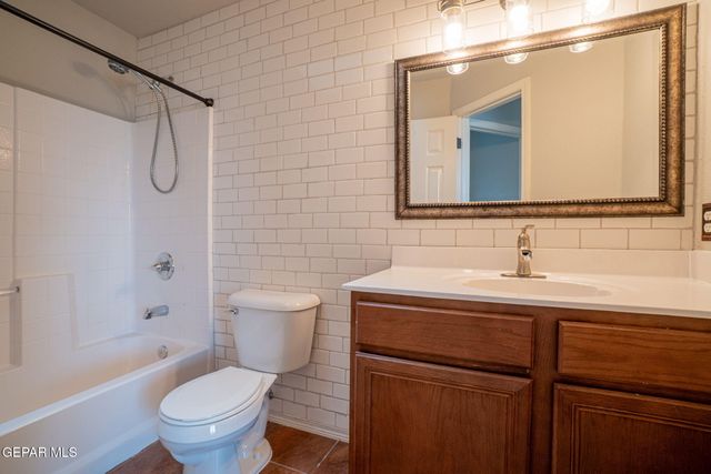 14378 North Cave Avenue, El Paso, TX 79938