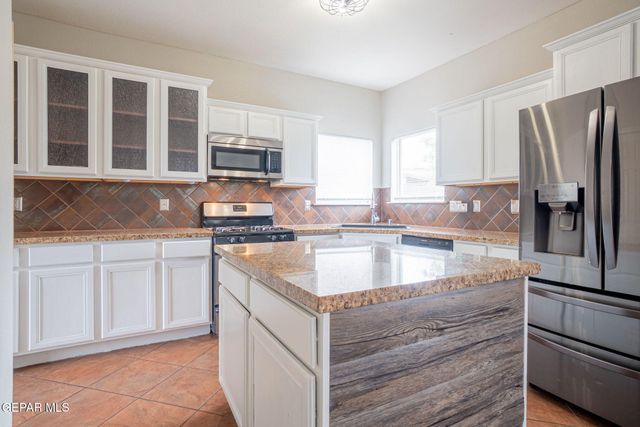 14378 North Cave Avenue, El Paso, TX 79938