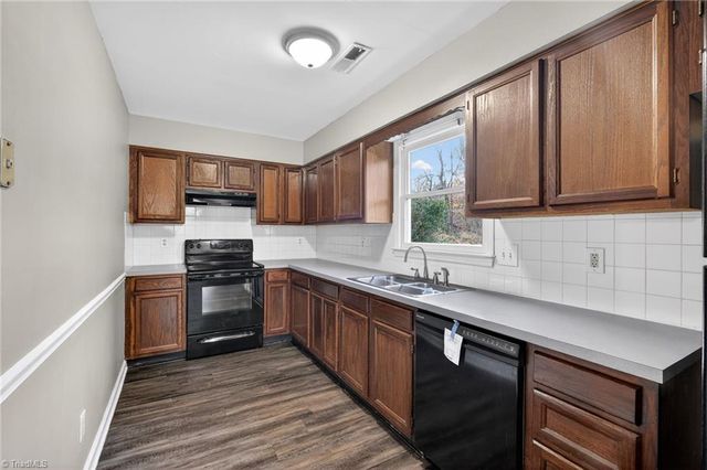 245 Guinevere Court, Winston-salem, NC 27104