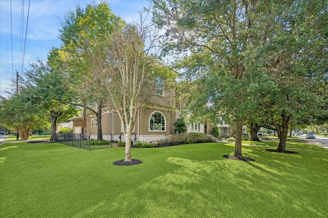 4901 Holt Street, Bellaire, TX 77401