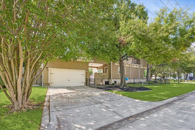 4901 Holt Street, Bellaire, TX 77401