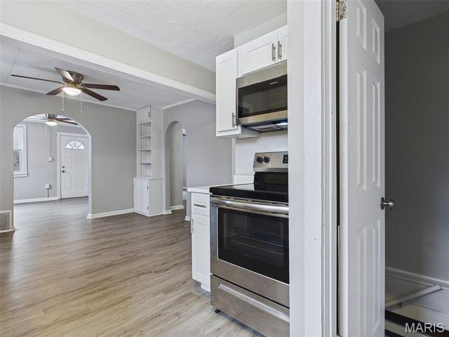 3201 Charlotte Court, Alton, IL 62002