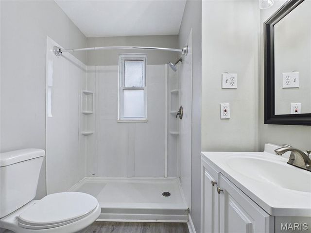 3201 Charlotte Court, Alton, IL 62002