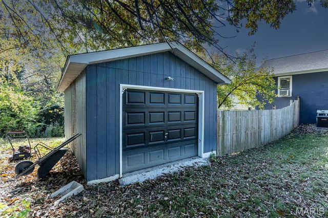 3201 Charlotte Court, Alton, IL 62002