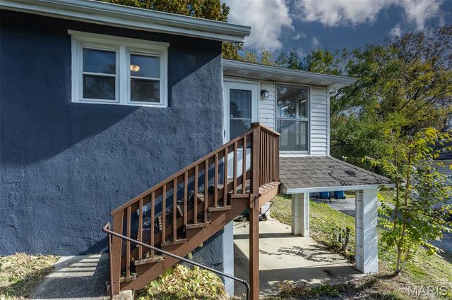 3201 Charlotte Court, Alton, IL 62002