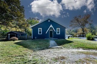 3201 Charlotte Court, Alton, IL 62002